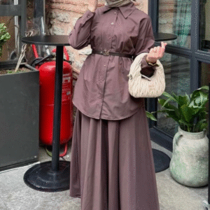 “Tijdloze dames twinset van 100% katoen – blouse met lange rok en riem,