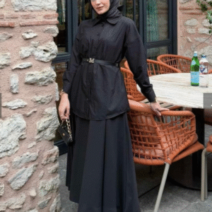 “Tijdloze dames twinset van 100% katoen – blouse met lange rok en riem,