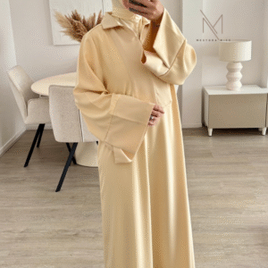 Modest fashion abaya gecombineerd met instant bamboo jersey hoofddoek