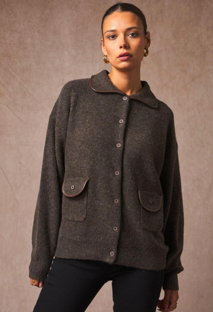 Donkerbruine vest