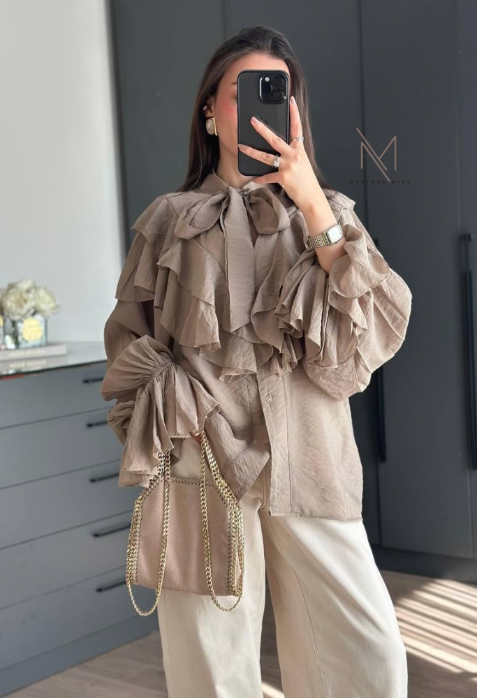Ruffle blouse beige