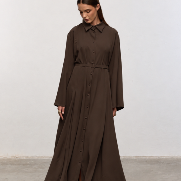 Élise Dress donkerbruine lange jurk van MESTORA MIES