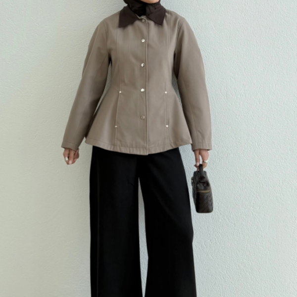 Peplum Jas met Contrasterende Kraag – Taupe