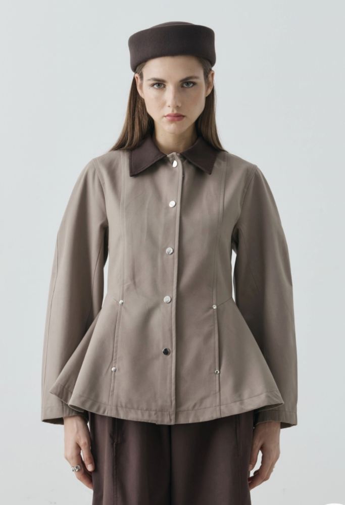 Peplum Jas met Contrasterende Kraag
